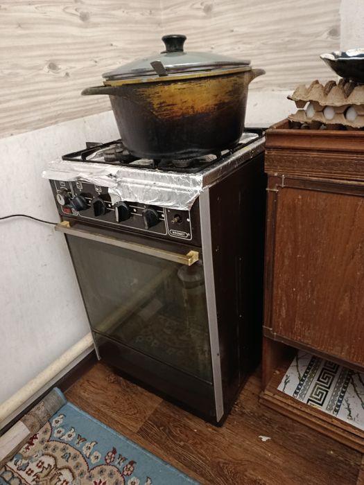 Продам газовую плиту