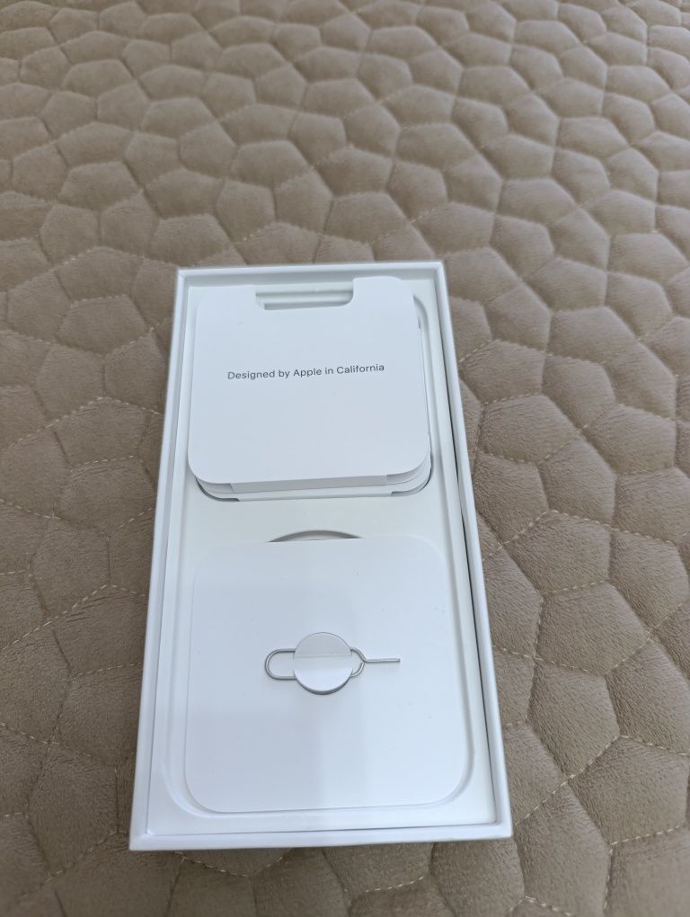 Продам айфон 13 128GB