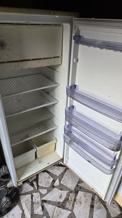 Холодильник и стиральная машинка в рабочем состоянии