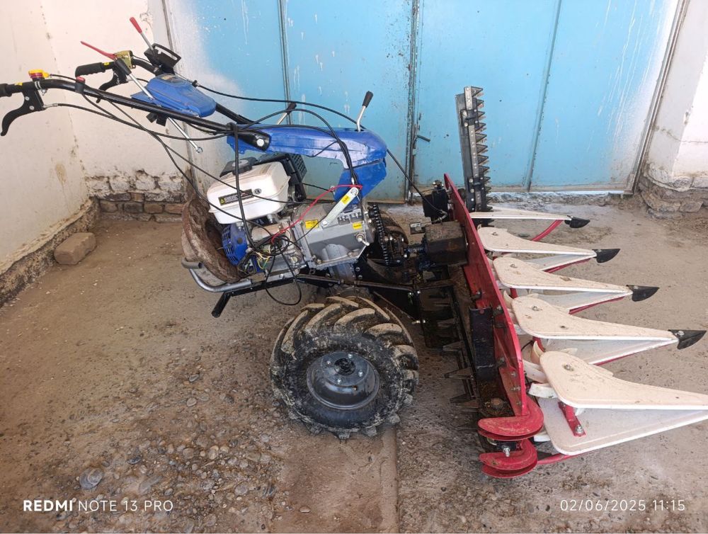 Beda o’rish uchun mini traktor.