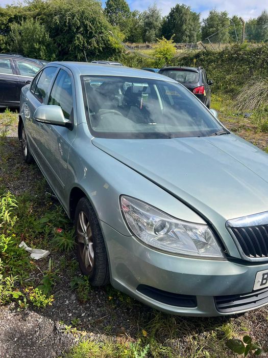 Dezmembrez scoda Octavia 1.6tdi cod CAYC cutie 5 trepte