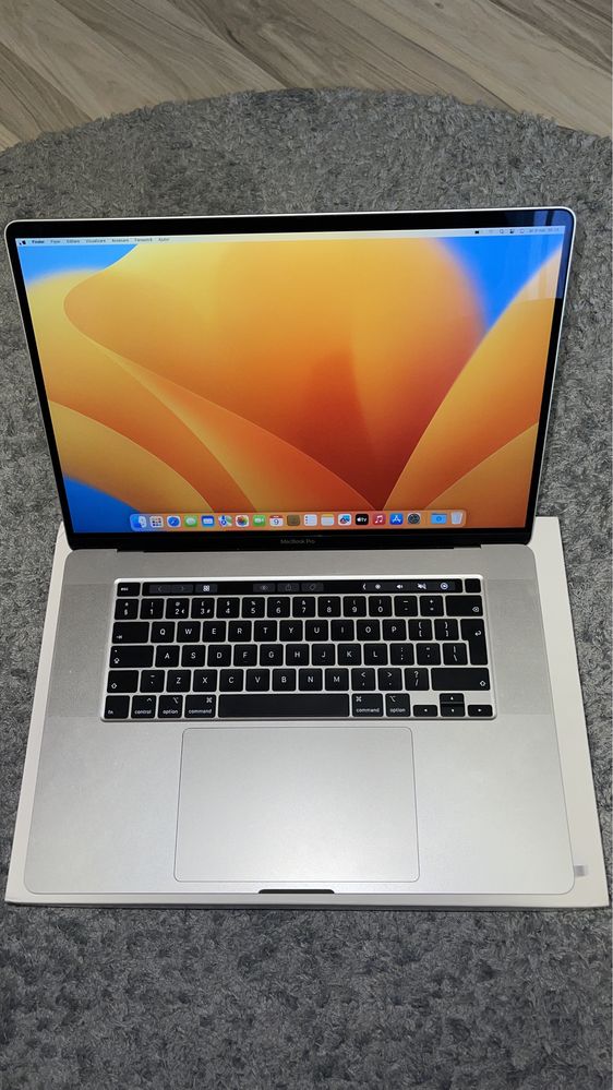 MacBook Pro 16’ 2019 model 2141, 16 GB RAM 1 TB Storage ca Nou