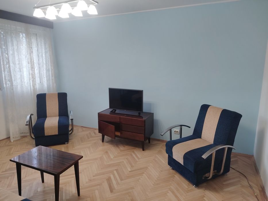 Eroii Revoluției langa metrou, decomandat,mobilat,utilat 370 de euro