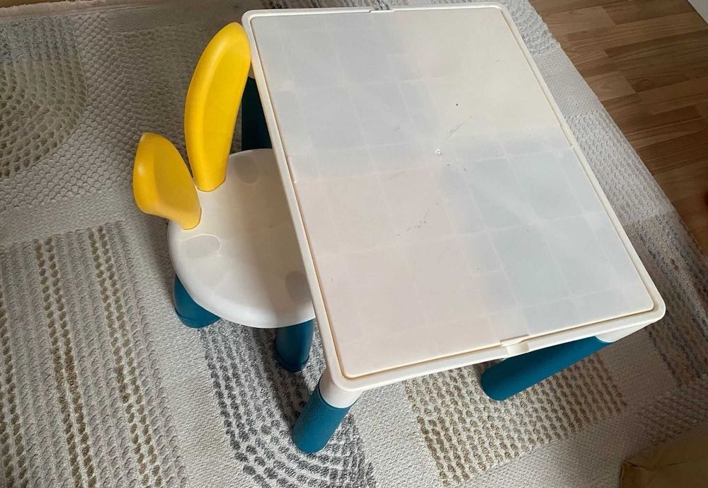 Vând măsuță pentru copii 2 în 1