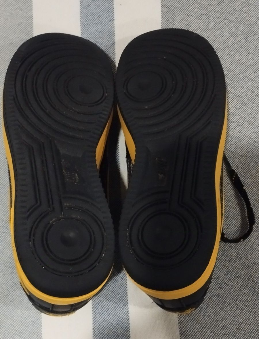 Nike Air Force 1 GS 'Black Speed Yellow 38,5"