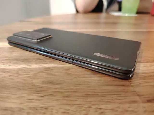 Honor V2 neactivat si cere  ID Honor - Ideal pentru Piese