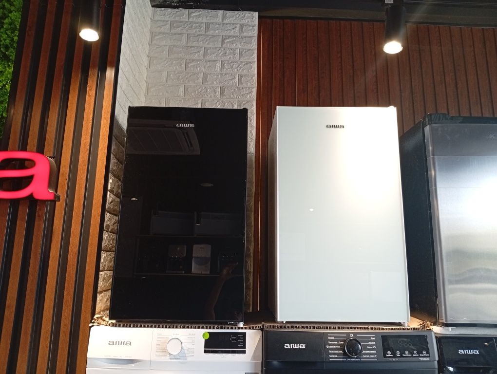 Mini holadilnik Aiwa 90 litr