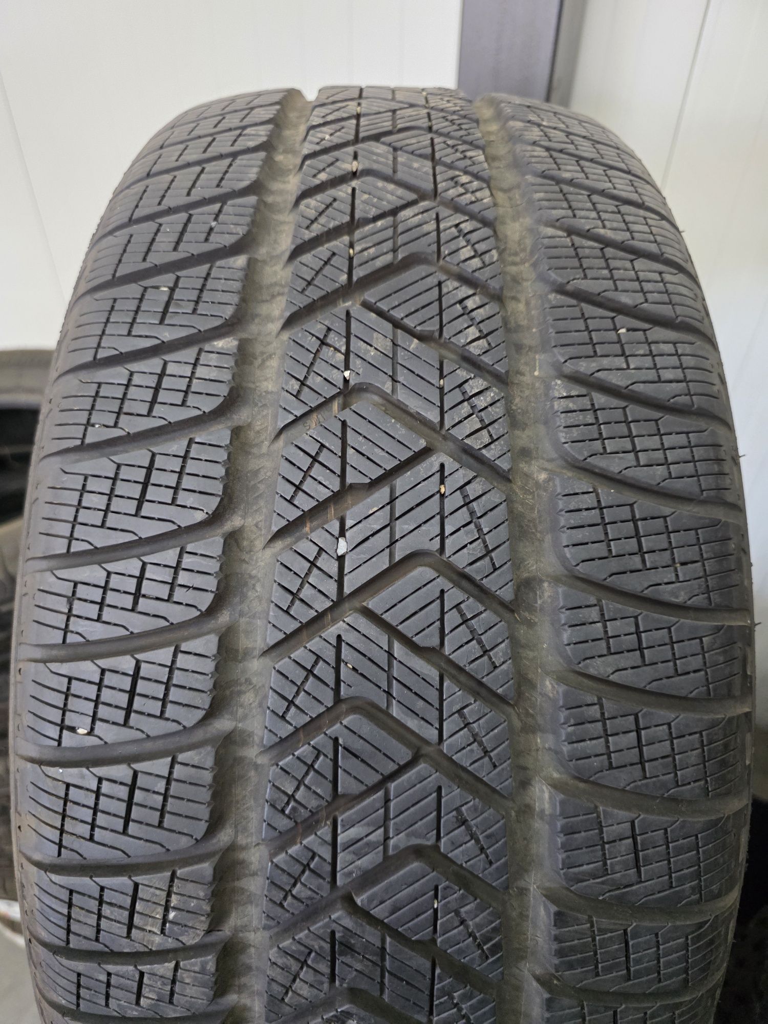 1бр Зимна гума 255 50 19 - Pirelli