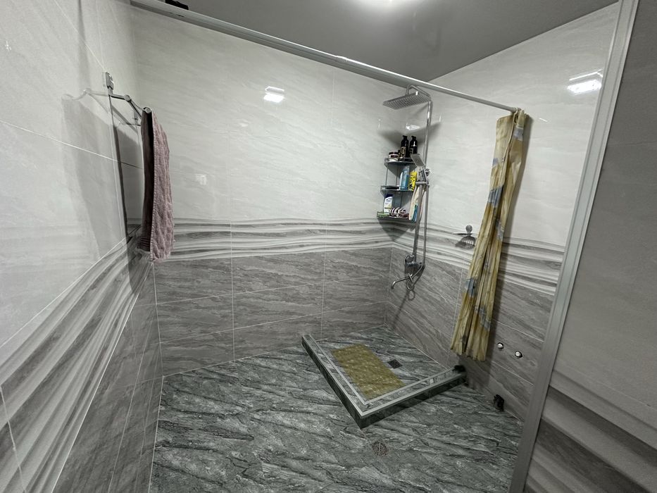 Nazarbek 8-sotix uy sotiladi