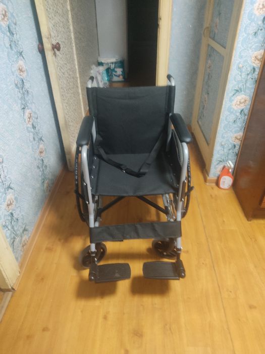 Продам инвалидную коляску новую купили дорого и не пользовался