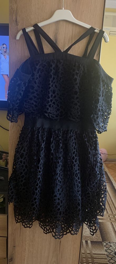 Бутикова рокля от дантела