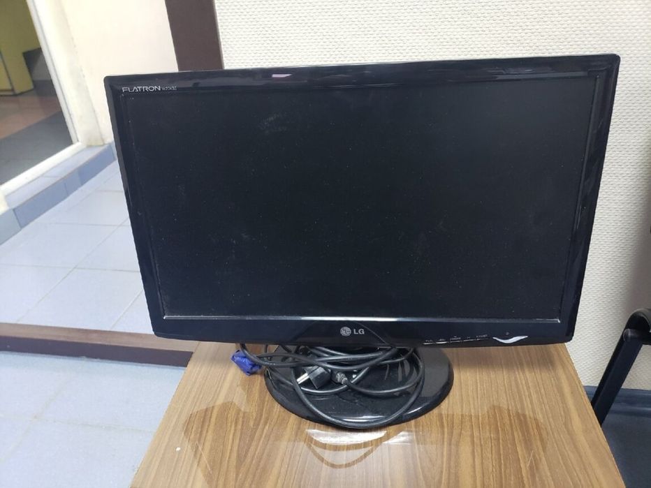 Монитор LG 20 дюймов