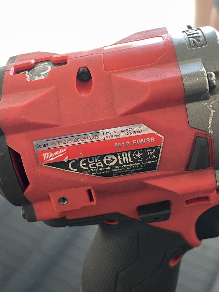 Milwaukee M12 Fuel 6.0ah Гайковерт с батерия