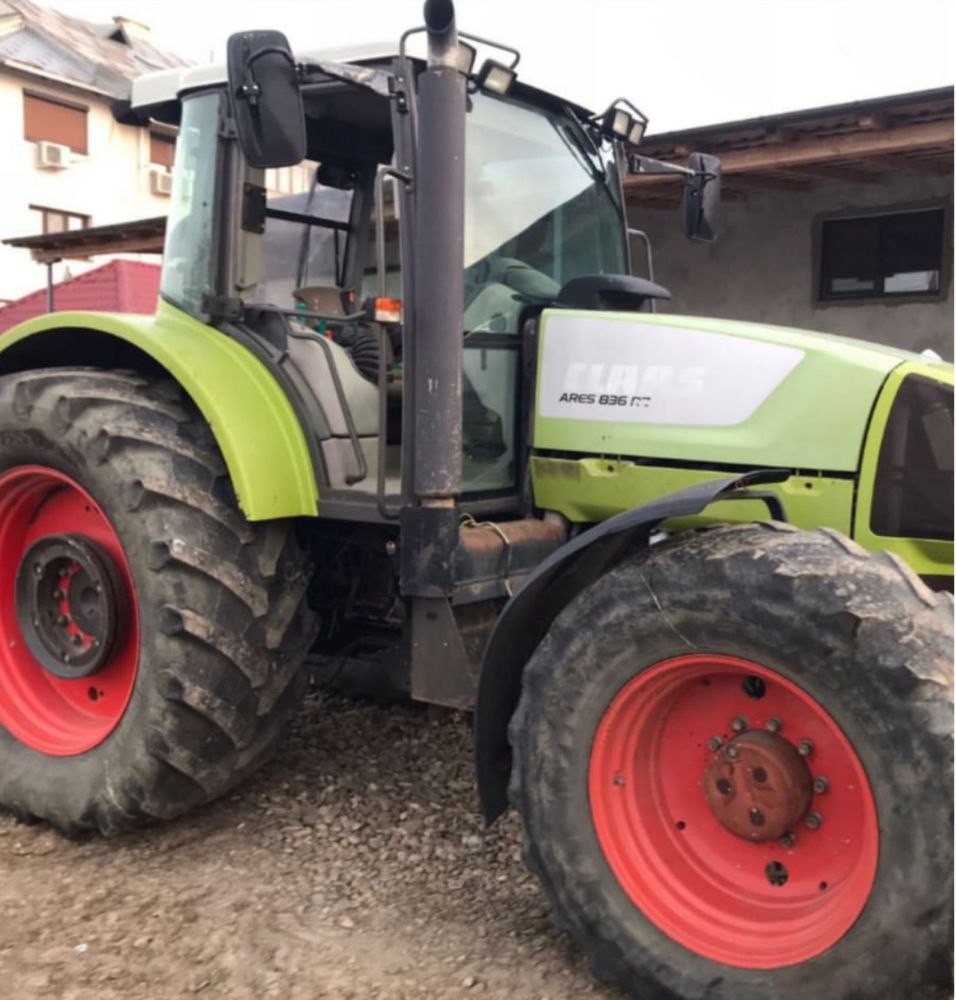 Dezmembrez Tractor Claas 836 RZ