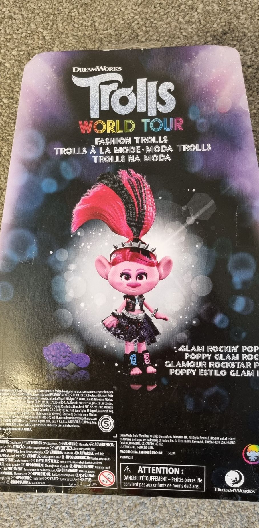 Papusa Trolls Glam Rockin Poppy + 8 accesorii