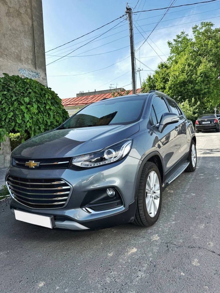 Tracker premier sotiladi