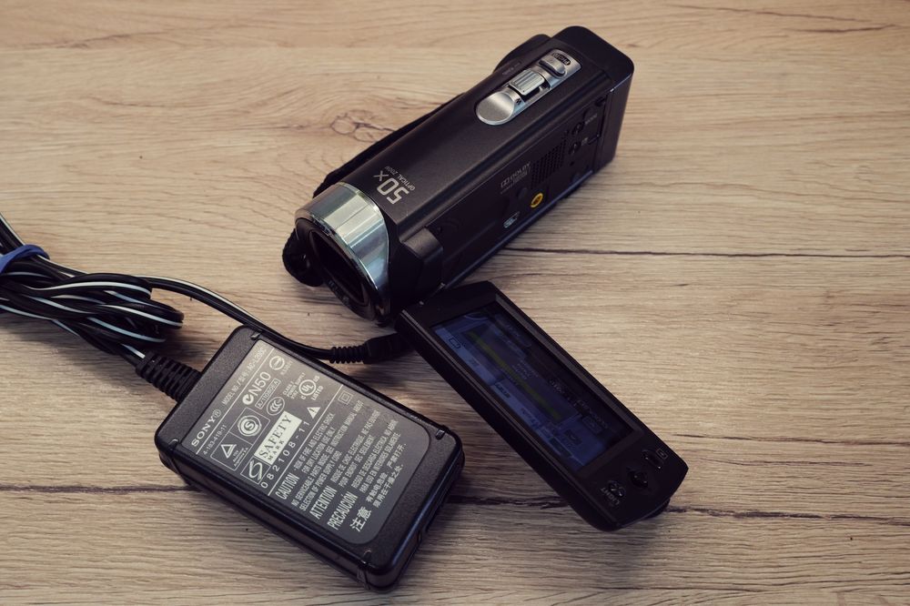 Camera Video Sony Handycam CCD cu SD card si incarcator original