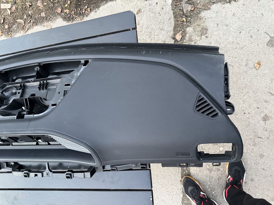 Plansa bord Mercedes GLE GLS W167 2019+ piele cu cusatura, ORIGINALA