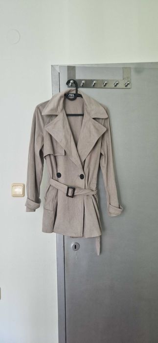 Дрехи XS на ZARA - тренчкот / шлифер, панталони, бюстие