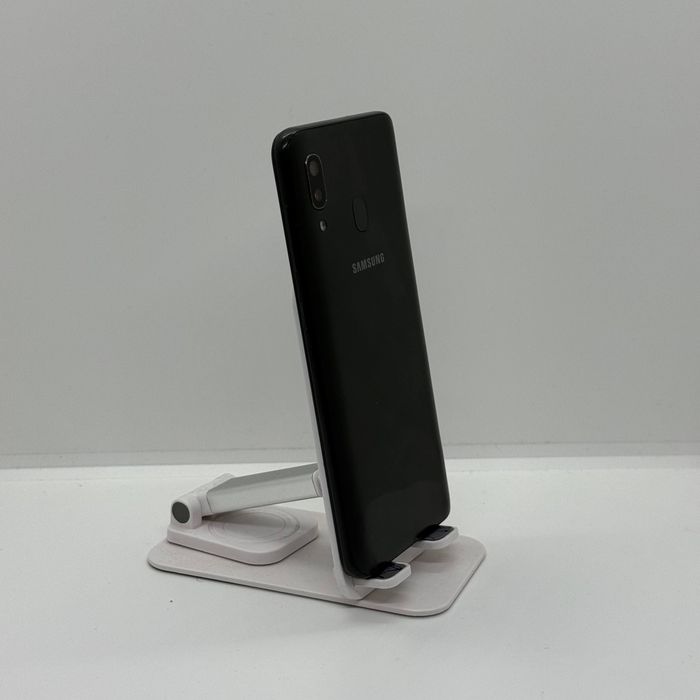 Samsung A20 sotiladi dastavka bor