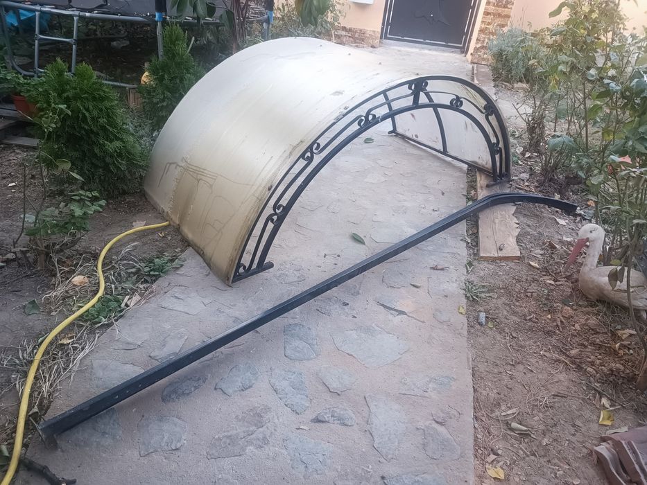 Copertina din fier acopita cu policarbonat