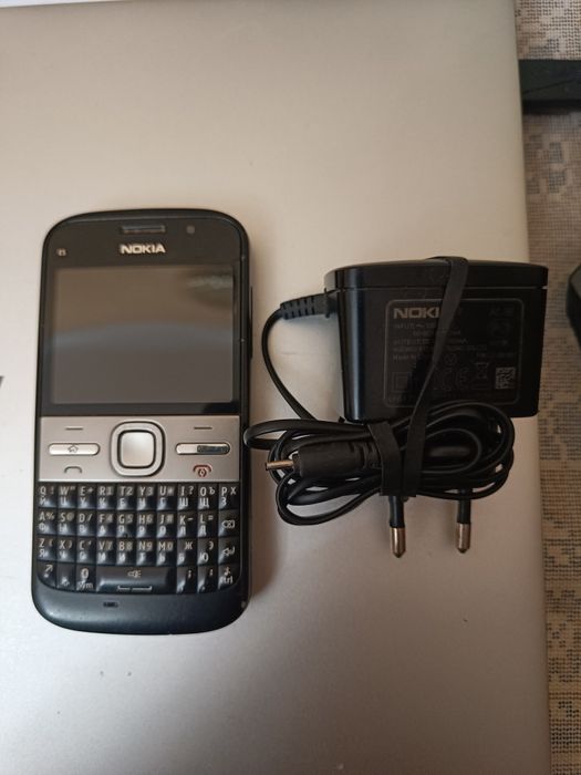 Смартфон Nokia E5