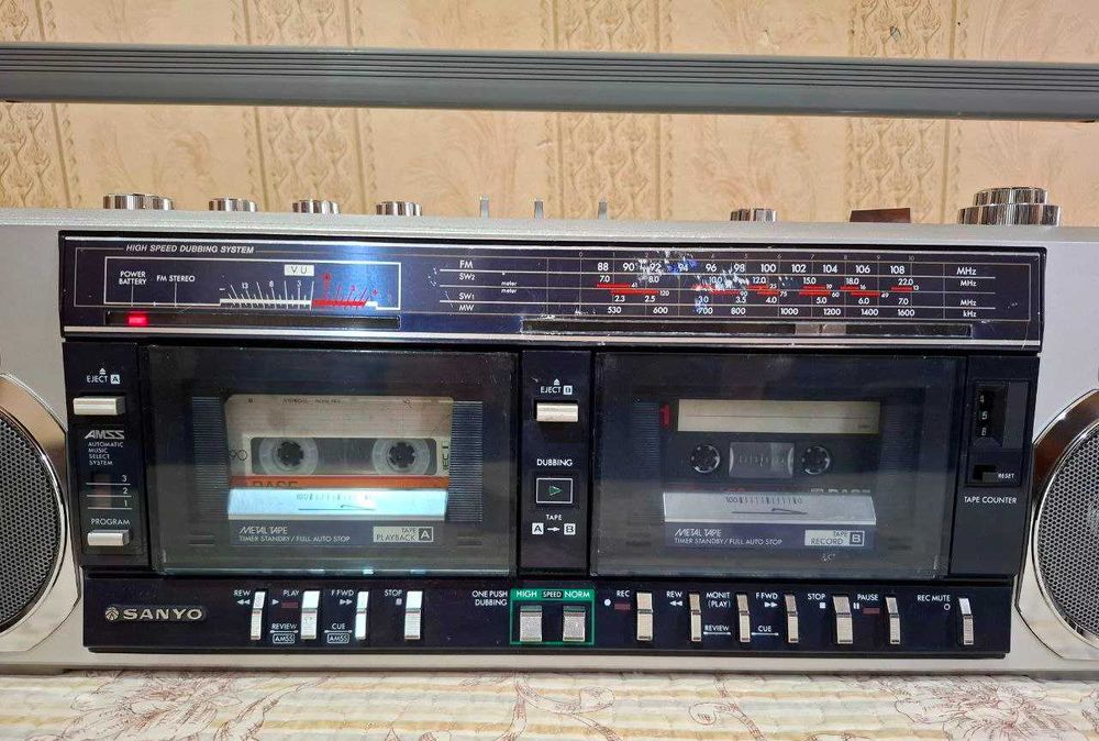 Магнитола Sanyo M-W25K