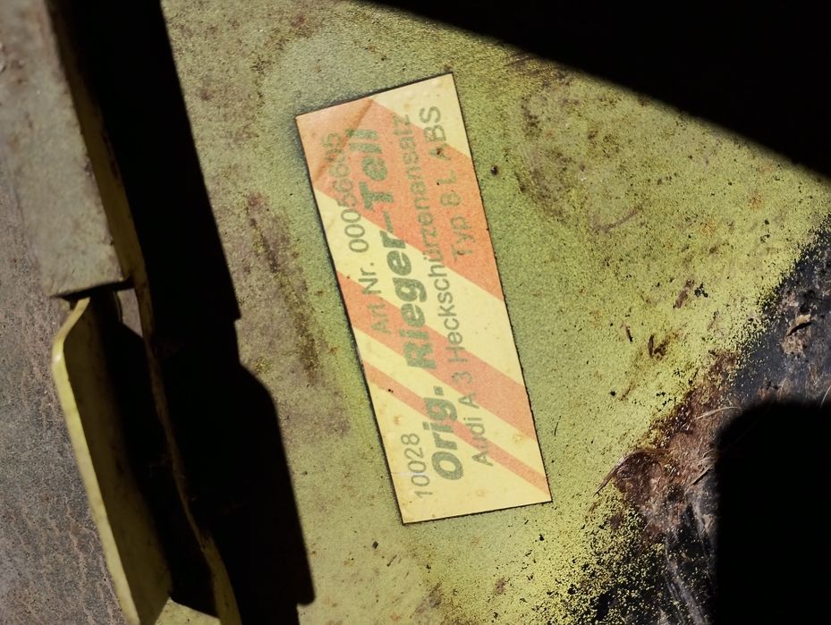 Vând sau schimb cu scule bara spate audi a 3 8 l