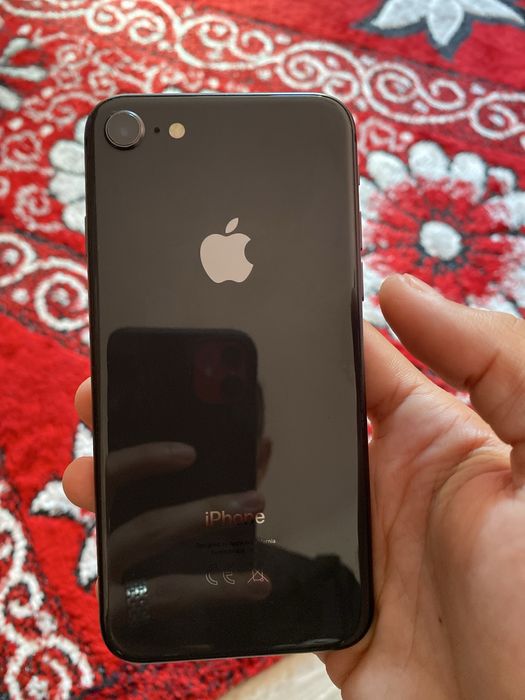 iPhone 8/64Gb/90%baterie