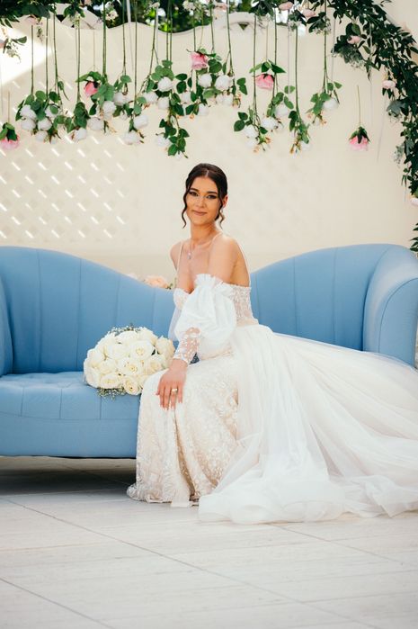 Vând o rochie de mireasă creată de atelierul Barbara Langelotti.