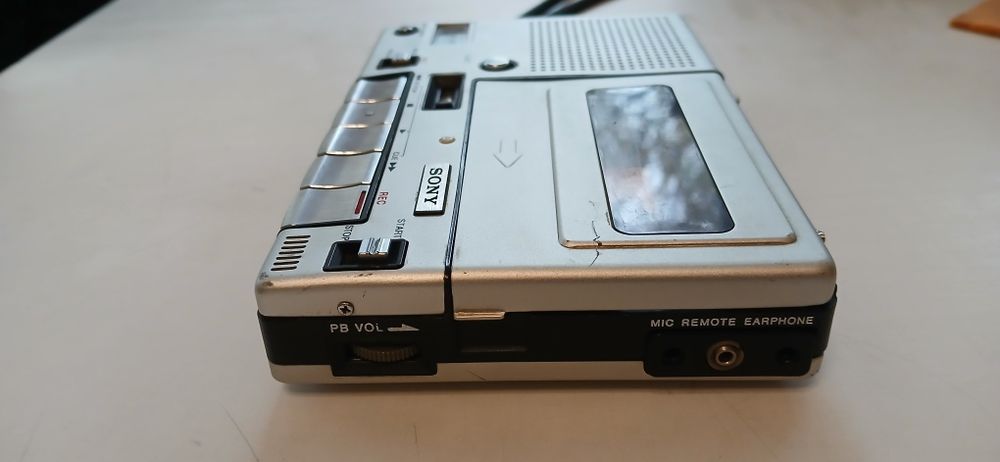 Уолкмен SONY  записващ