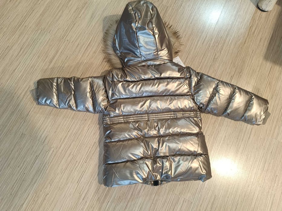 Детско яке за момиче с пухкава яка