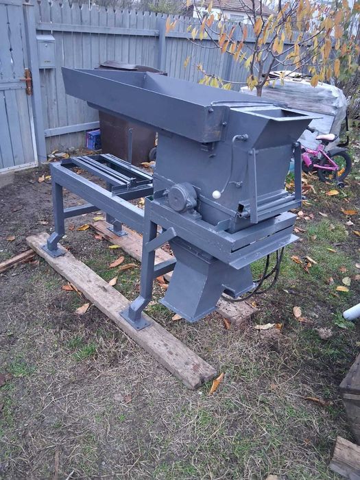 Moara cu ciocanele pentru cereale, rumegus, peleti, putere 11 Kw