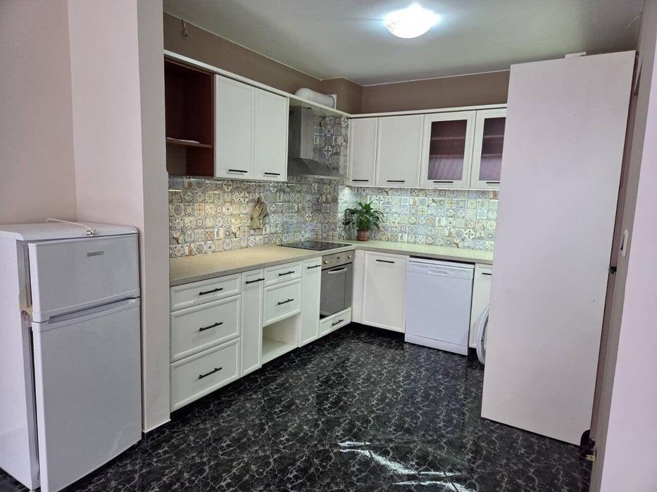 Дава се под наем Тристаен апартамент в София, Бояна - 120 кв.м за 846.6 € - Снимка #2