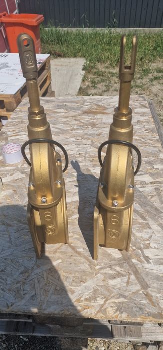 Vana robinet vidanja 6 toli cu flanșe si filete import Italia preț 165