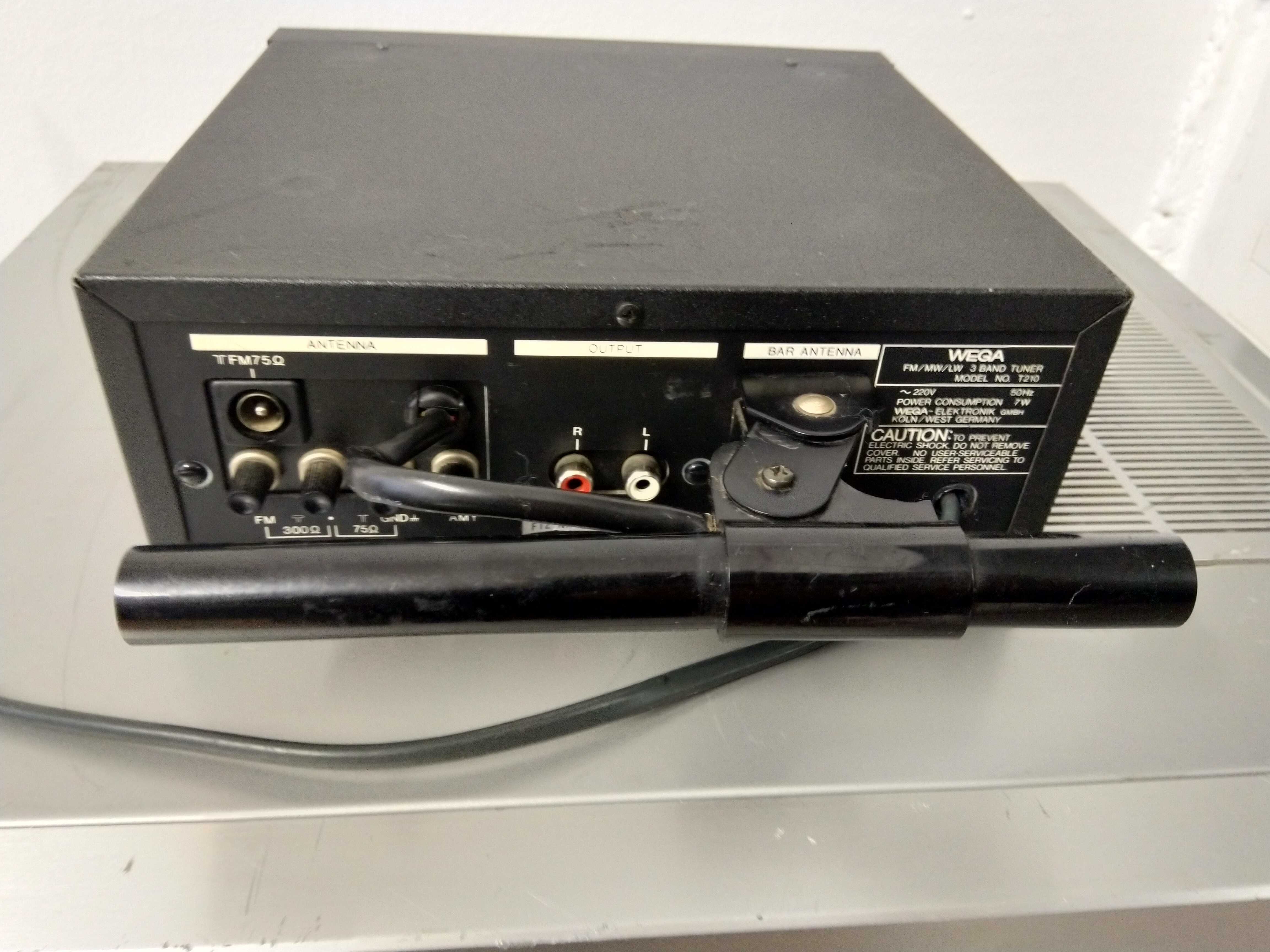 Linie audio WEGA putere PV210, preamplificator CV210, tuner T210,Japan