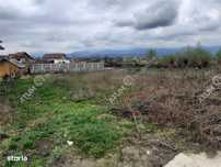 Teren intravilan 1300 mp de vanzare pe Valea Avrigului, drum asfaltat