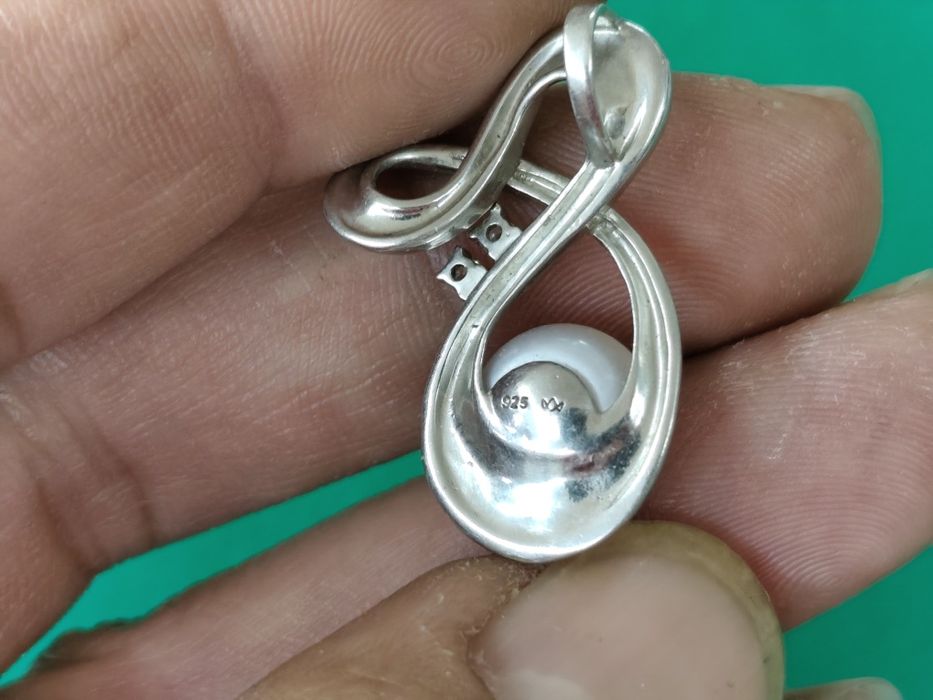 Сребърен медальон с перла 925