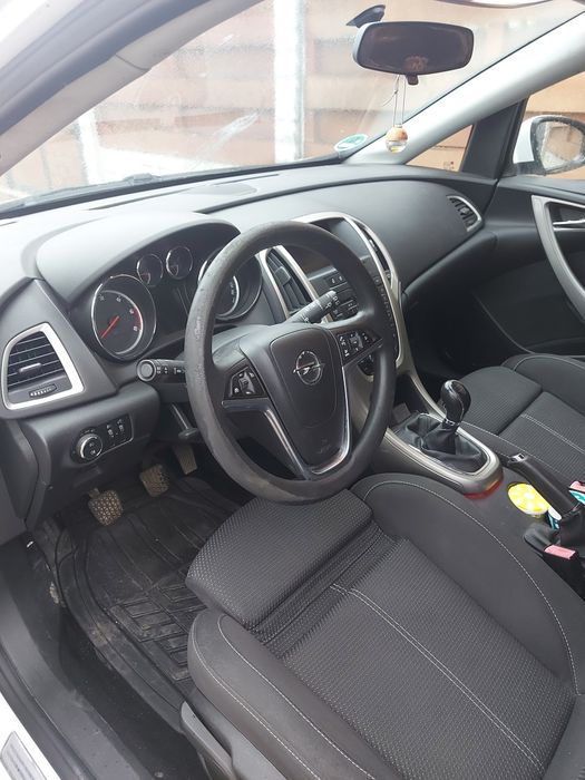 Opel Astra J opel