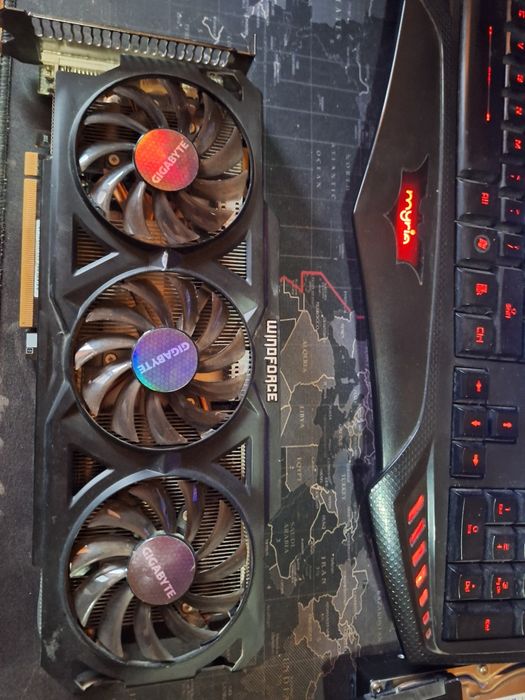 Placa video și sursa