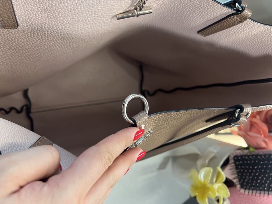 Двулицева чанта GUESS