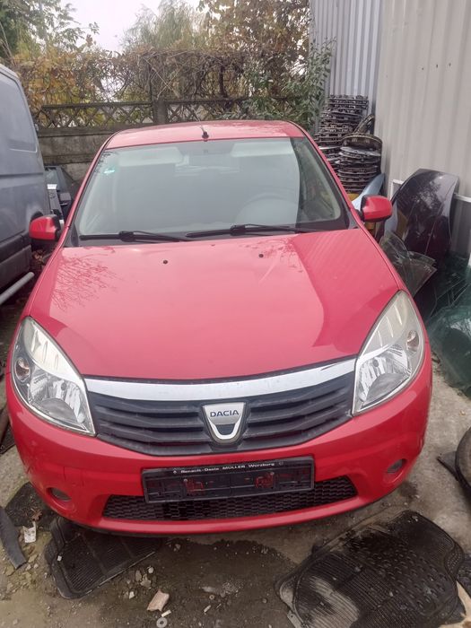 Dezmembrez Dacia Sandero