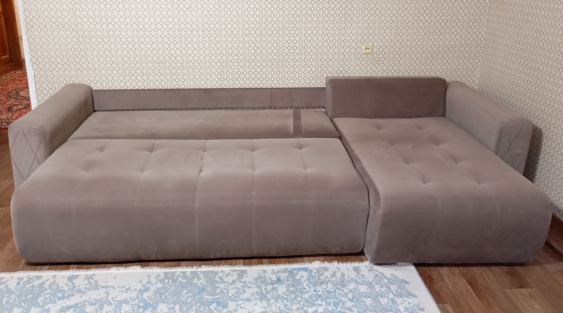 Срочно продам диван