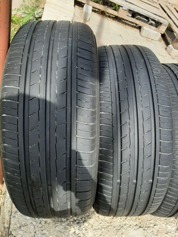 Продам шины 215/55/17 якогама