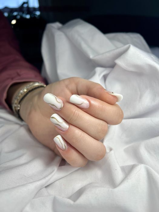 Unghii cu gel , semipermanet si pedichiura estetica