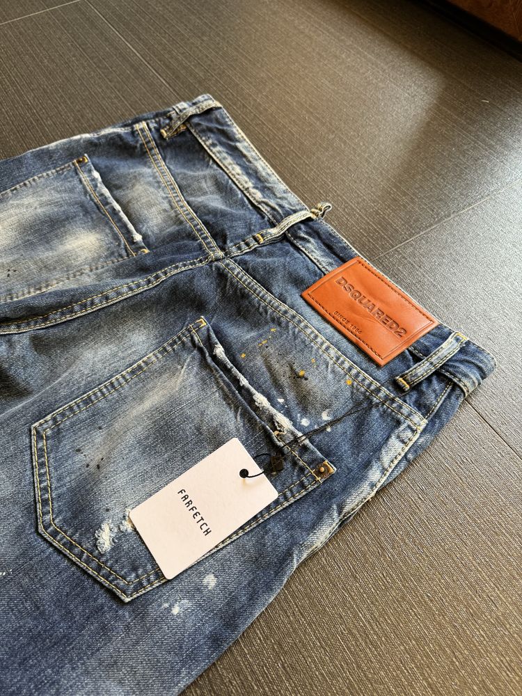 ЧИСТО НОВИ 100% оригинални Dsquared2 дънки 46 размер