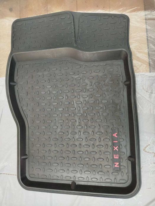 Продаю коврики от Chevrolet Nexsia 2