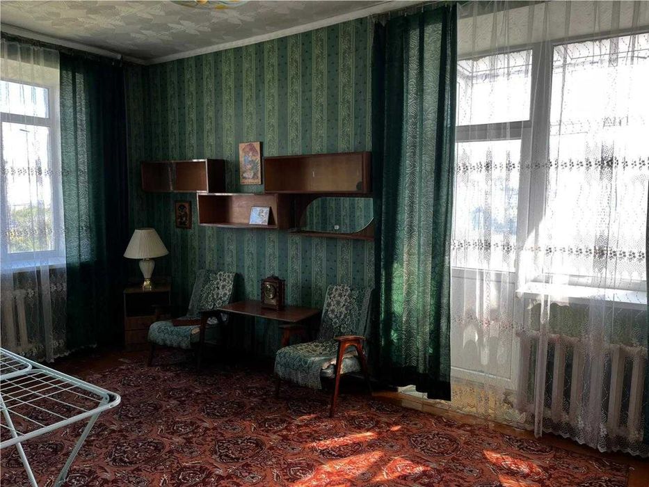 Продается 3-ком. кв. пр. Республики, блок 1959г.п., 75,7кв.м./8,3кв.м.