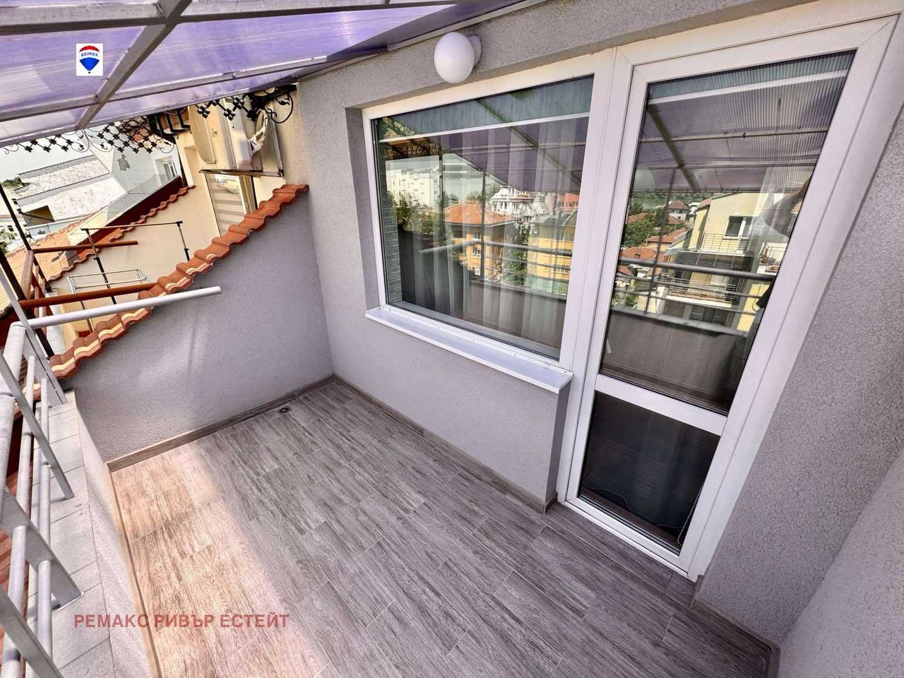 Продава се Двустаен апартамент в Русе, Център - 53 кв.м за 2057 €/кв.м - Снимка #11