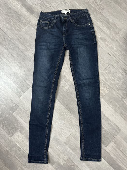 Продам женские джинсы